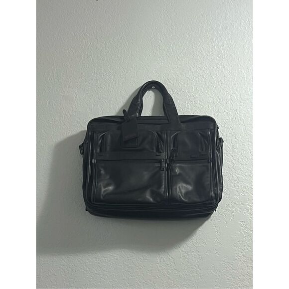 Tumi 9621D3 Alpha Black Leather Expandable MessengerLaptop Bag